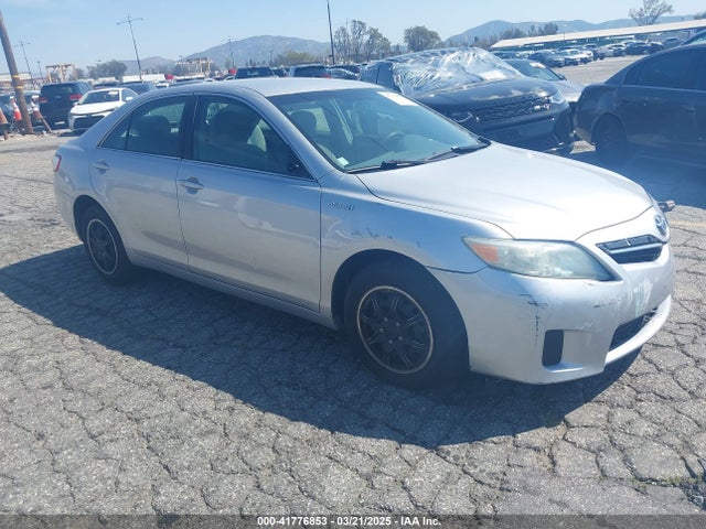 2011 TOYOTA CAMRY 