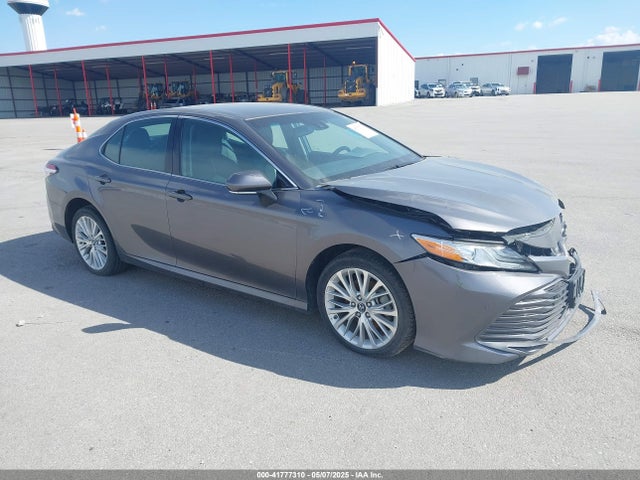 2018 TOYOTA CAMRY XLE