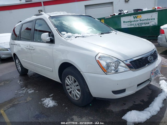 2011 KIA SEDONA LX