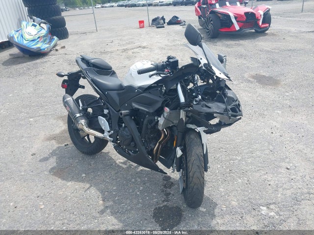 2017 YAMAHA YZF A