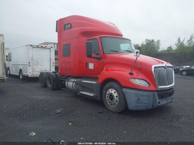 2018 INTERNATIONAL LT 