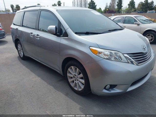 2011 TOYOTA SIENNA XLE