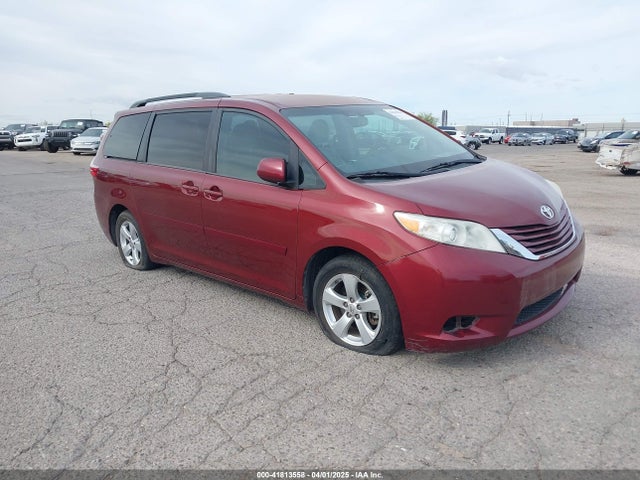 2015 TOYOTA SIENNA LE 8 PASSENGER