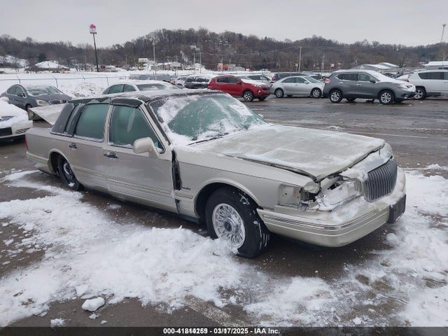 1997 LINCOLN TOWN CAR EXECUTIVE