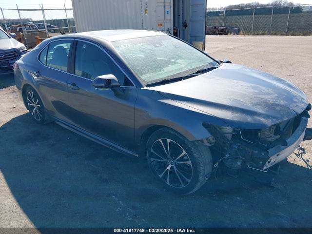 2018 TOYOTA CAMRY SE