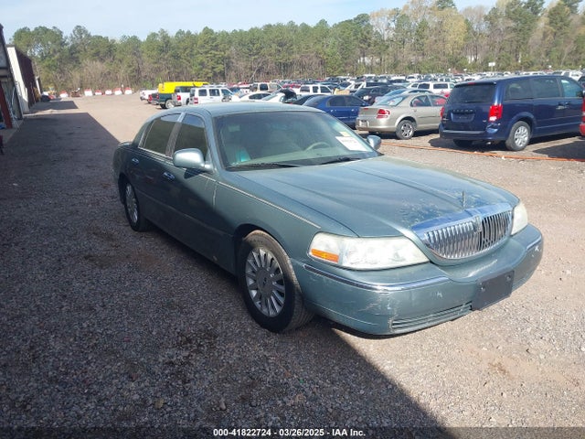 2004 LINCOLN TOWN CAR SIGNATURE