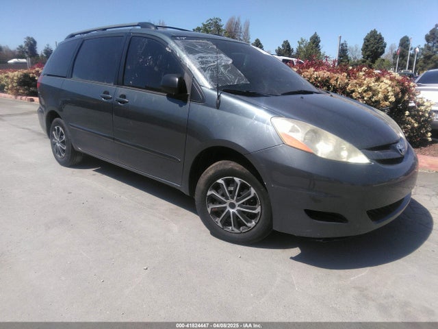 2010 TOYOTA SIENNA CE