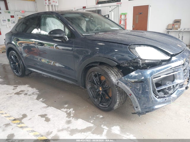 2024 PORSCHE CAYENNE 