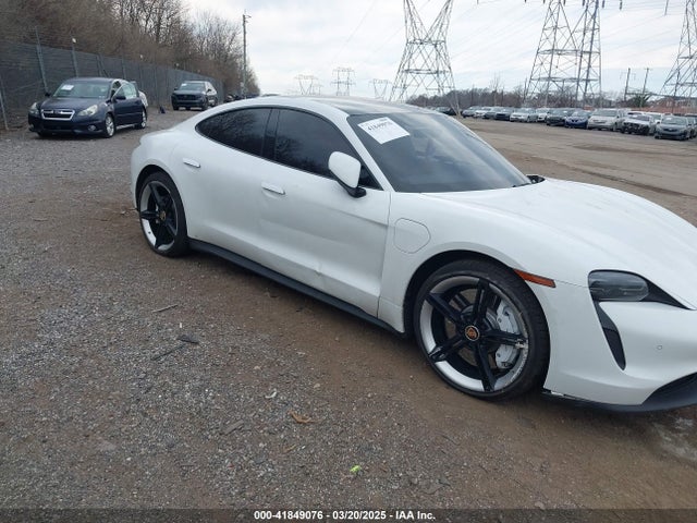 2021 PORSCHE TAYCAN 