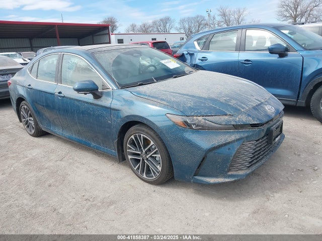 2025 TOYOTA CAMRY XLE