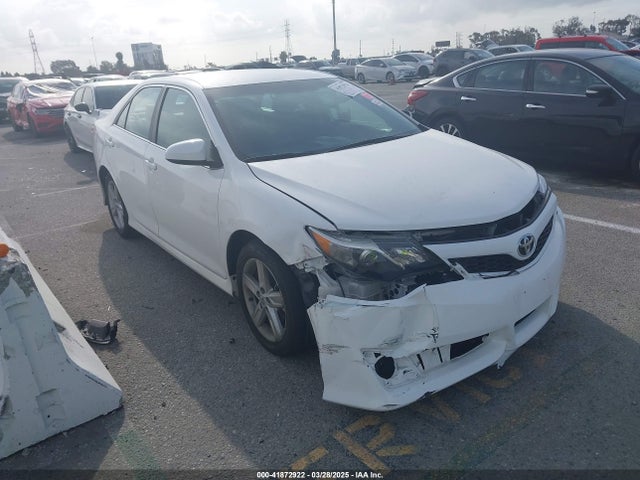 2014 TOYOTA CAMRY SE