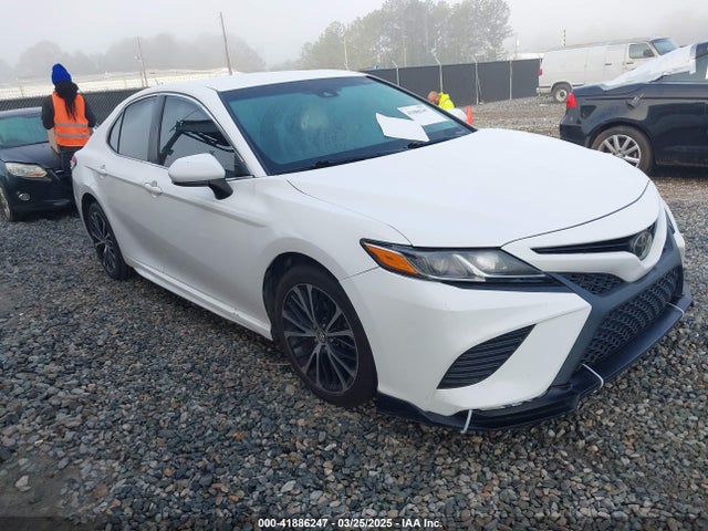 2018 TOYOTA CAMRY SE