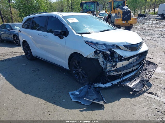 2023 TOYOTA SIENNA 25TH ANNIVERSARY EDITION