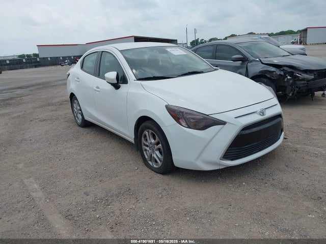 2018 TOYOTA YARIS 