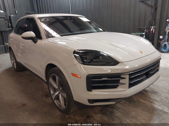 2024 PORSCHE CAYENNE 