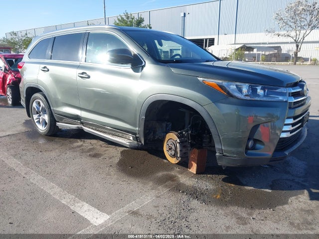 2017 TOYOTA HIGHLANDER LIMITED