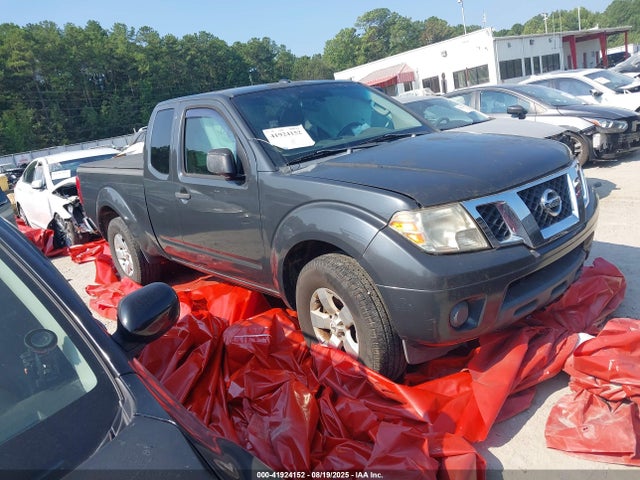 2013 NISSAN FRONTIER SV