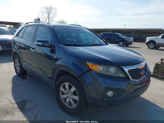 2011 KIA SORENTO LX