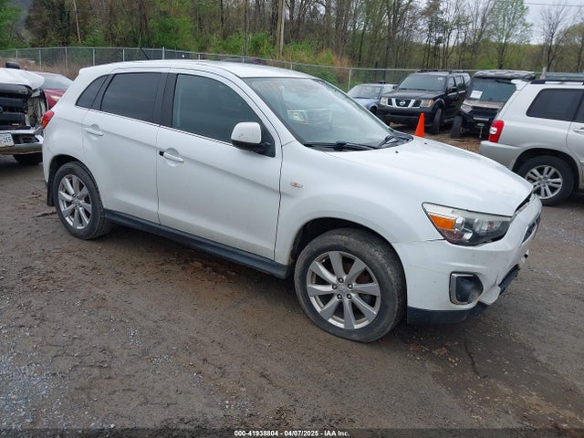 2013 MITSUBISHI OUTLANDER SE