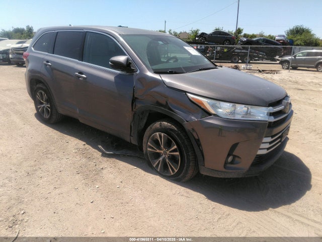 2017 TOYOTA HIGHLANDER LE PLUS