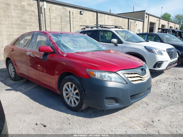 2011 TOYOTA CAMRY XLE V6