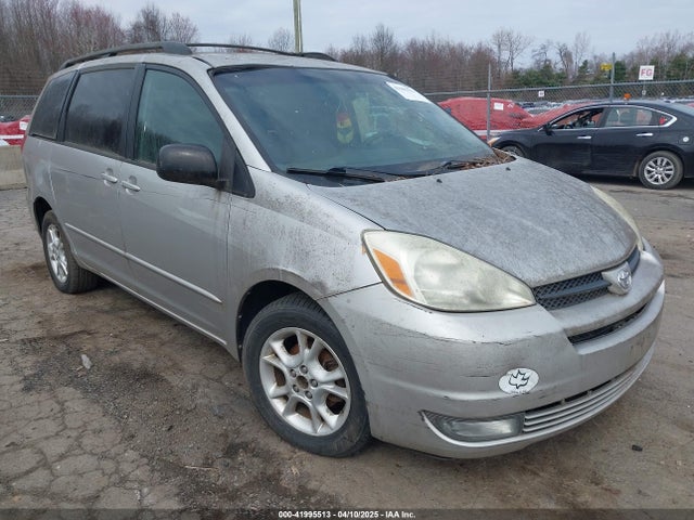 2004 TOYOTA SIENNA XLE