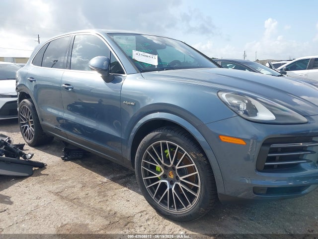 2019 PORSCHE CAYENNE 