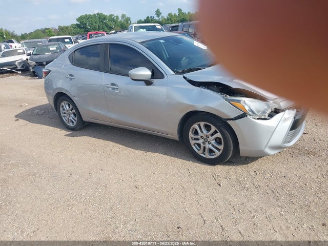 2018 TOYOTA YARIS 