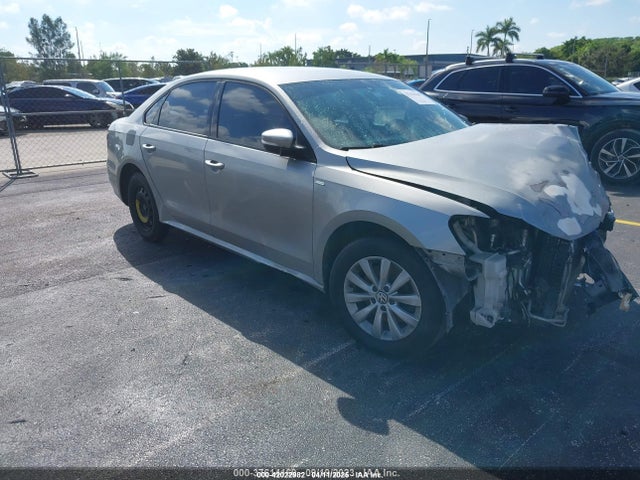 2014 VOLKSWAGEN PASSAT 1.8T WOLFSBURG EDITION