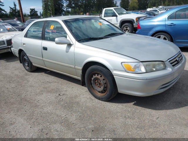 2000 TOYOTA CAMRY LE