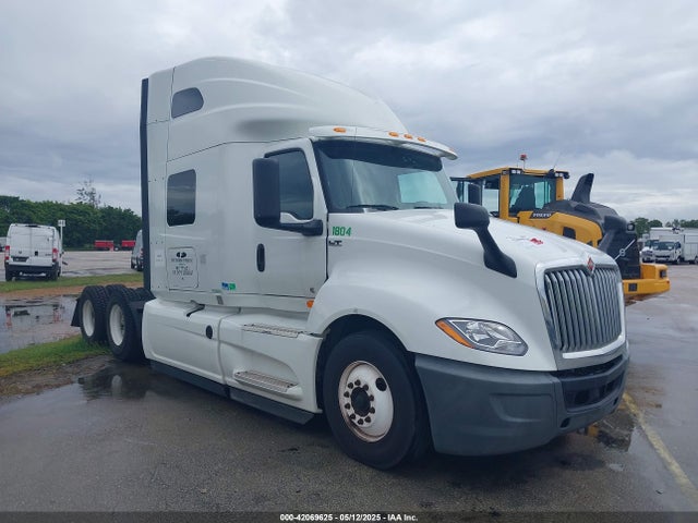 2018 INTERNATIONAL LT 