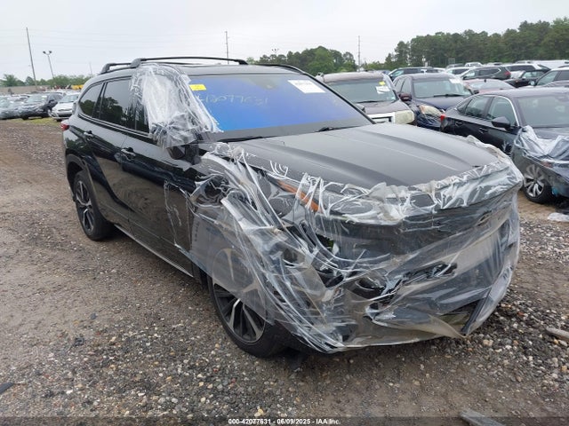 2021 TOYOTA HIGHLANDER XSE