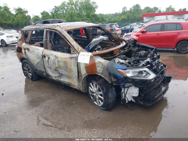 2017 NISSAN ROGUE SV