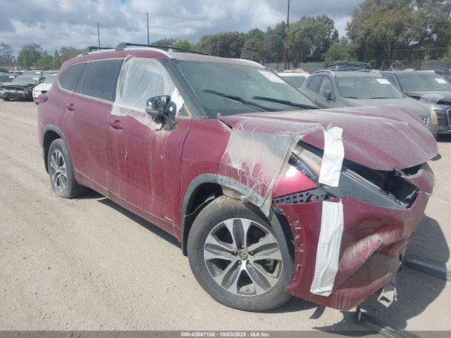 2022 TOYOTA HIGHLANDER HYBRID XLE