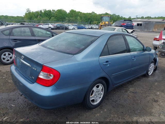 2002 Toyota CAMRY LE V6 photo 4