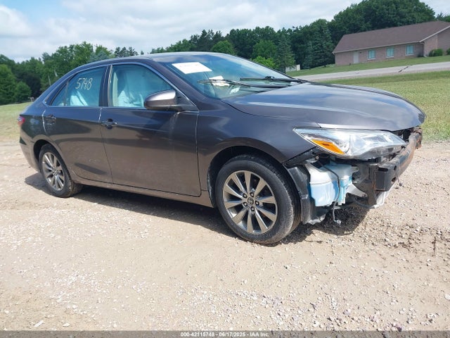 2015 TOYOTA CAMRY XLE