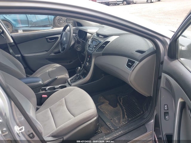 صورة 5 لـ 2016 Hyundai ELANTRA SE