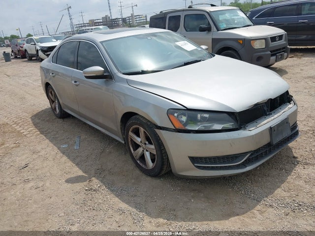 2013 VOLKSWAGEN PASSAT 2.5L SE