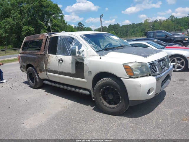 2004 NISSAN TITAN LE