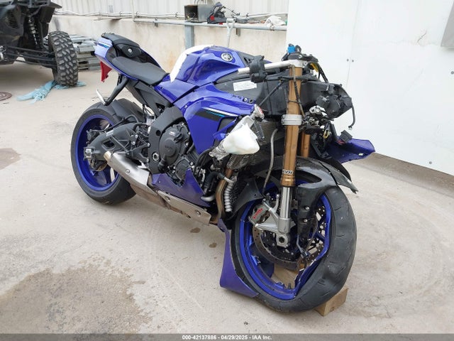 2025 YAMAHA YZF 