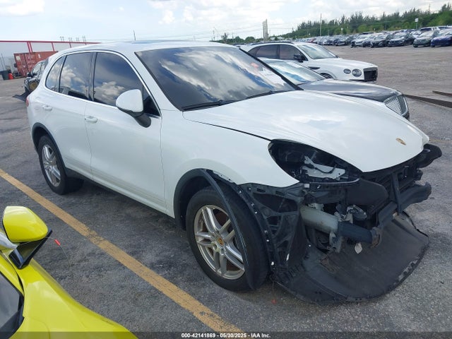 2016 PORSCHE CAYENNE 