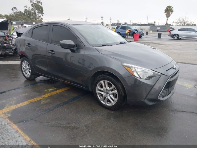 2017 TOYOTA YARIS 