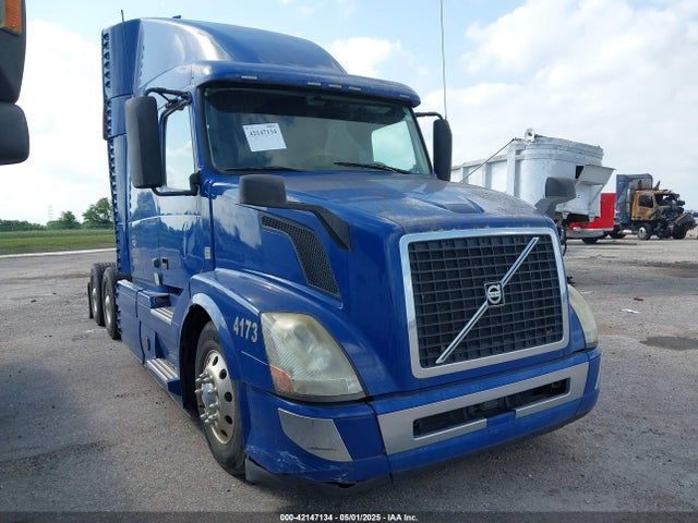 2017 VOLVO VN 