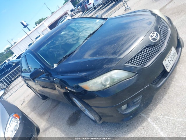 2011 TOYOTA CAMRY SE