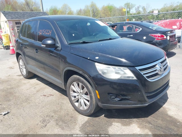 2010 VOLKSWAGEN TIGUAN S