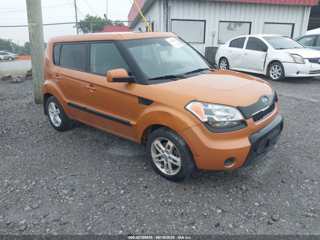 2011 KIA SOUL +