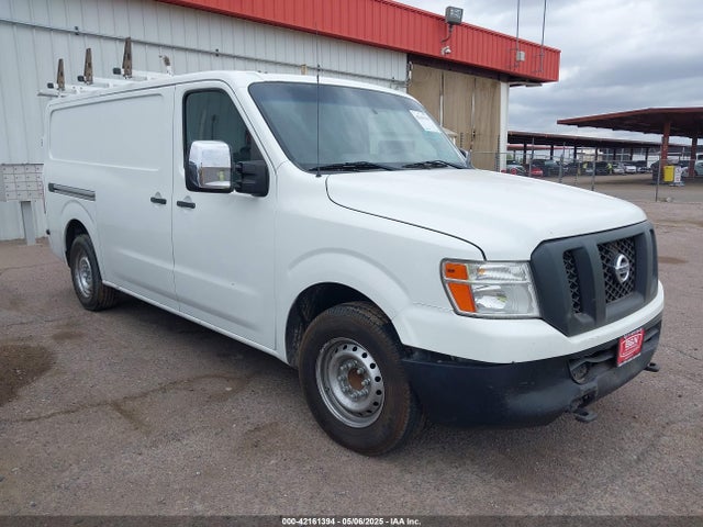 2017 NISSAN NV SV V8
