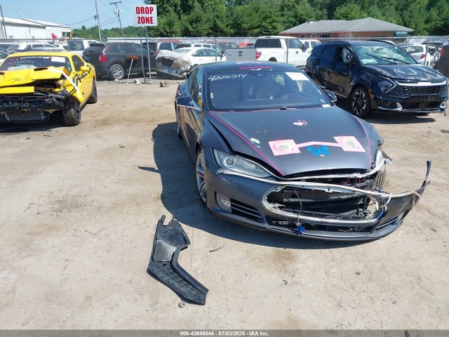2014 TESLA MODEL S P85D