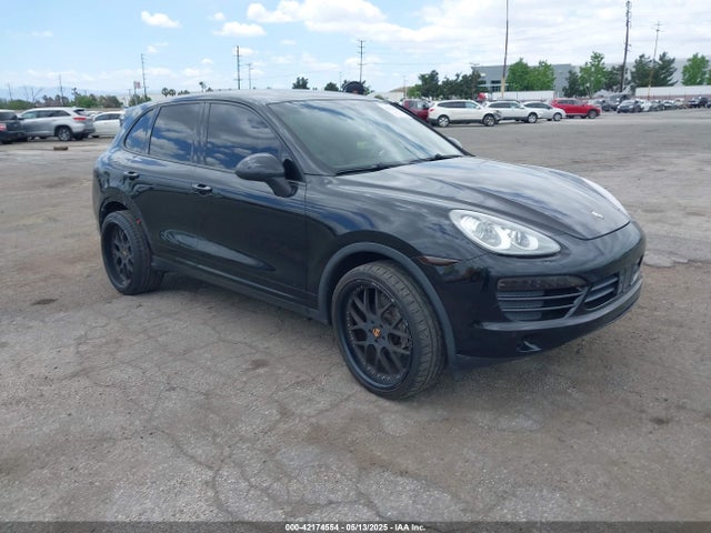 2014 PORSCHE CAYENNE 