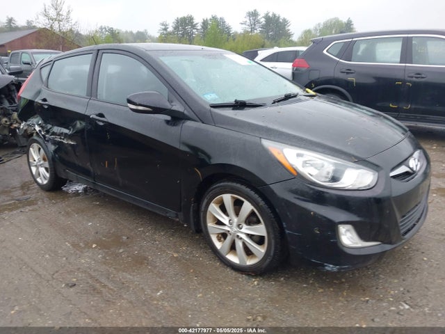 2013 HYUNDAI ACCENT SE